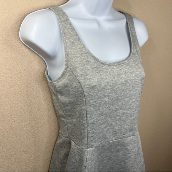 H&M Grey Sleeveless Stretch Fit And Flare Dress Casual Size 8 - Picture 5 of 9